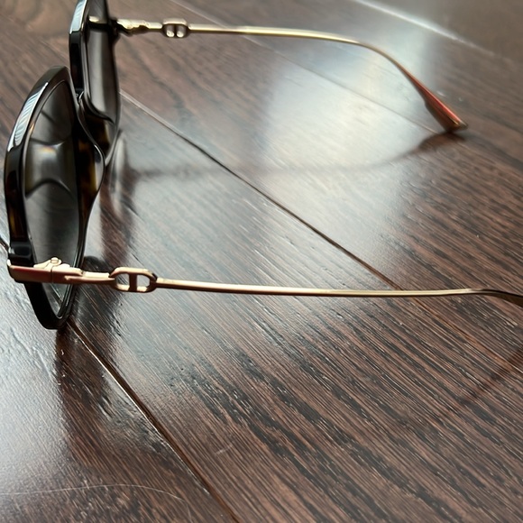 Christian Dior Sunglasses - Picture 4 of 4